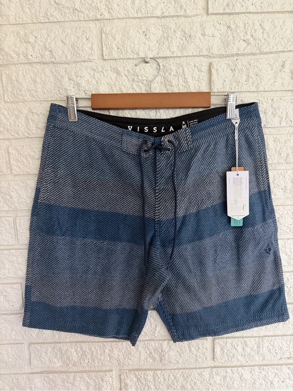 VISSLA Navy and Light Blue Horizontal Stripe Fleece Sofa Surfer Shorts